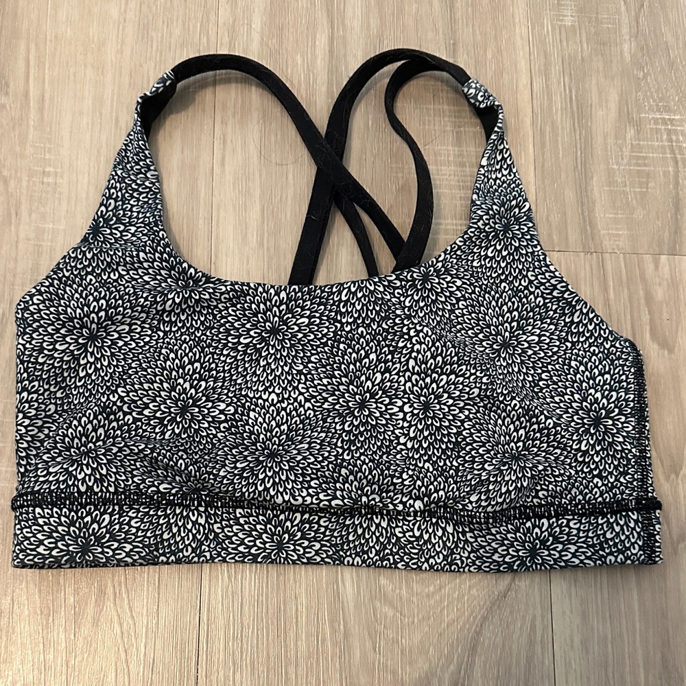 Black and White Patterned Women's Sports Bra
